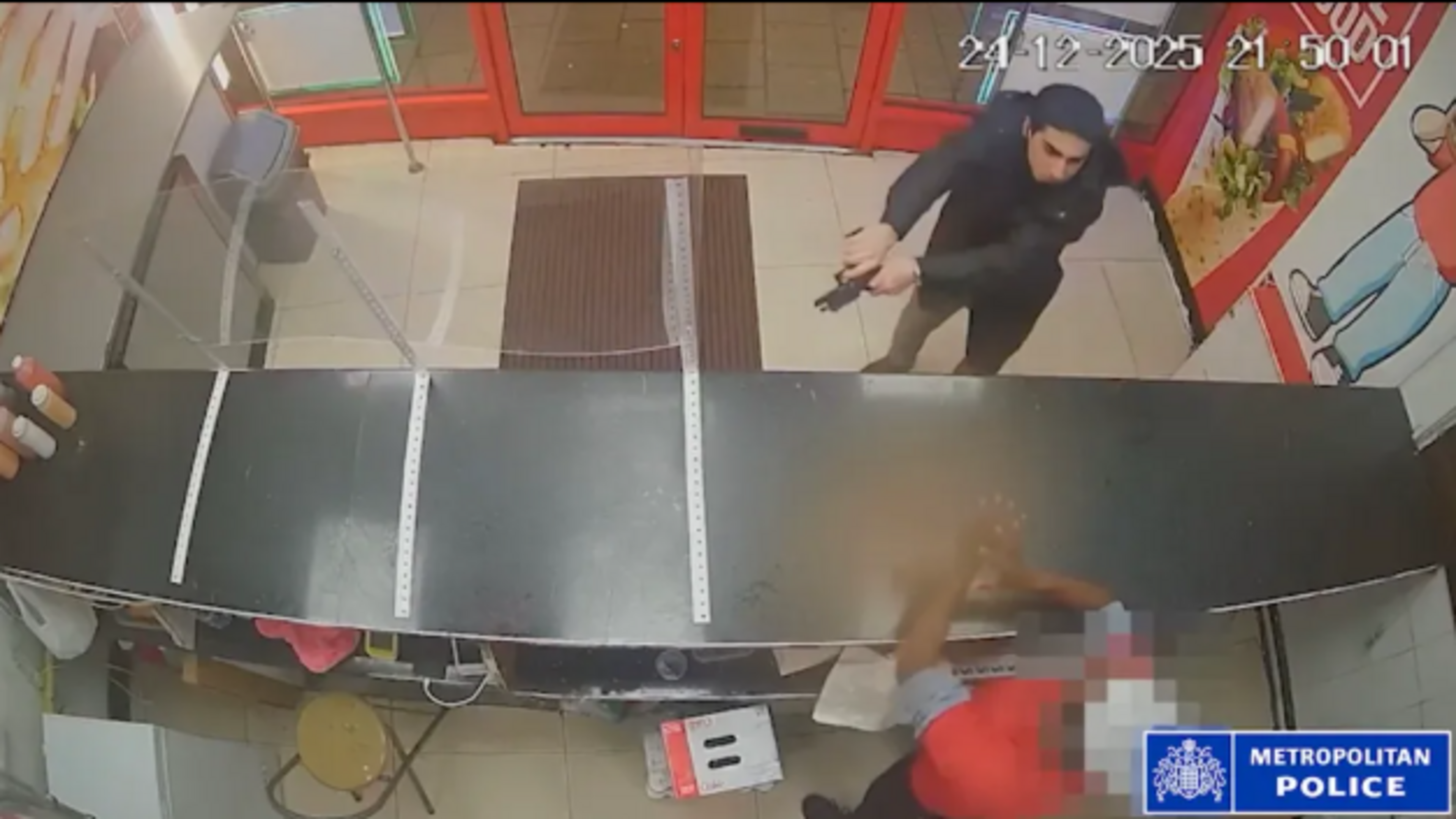 Man (18) trekt pistool in fastfoodrestaurant omdat hij de verkeerde saus krijgt: veroordeeld tot drie jaar cel